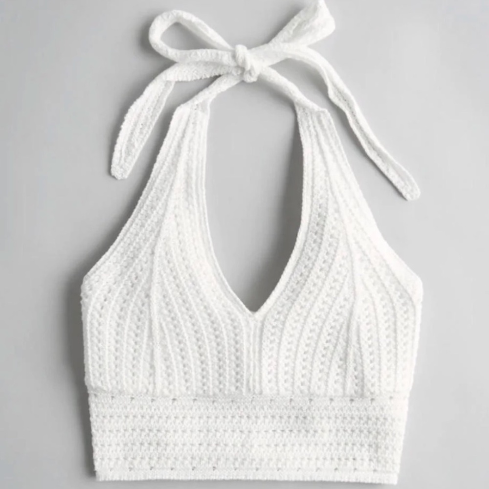 HOLLISTER CROCHET-STYLE CROP HALTER TANK